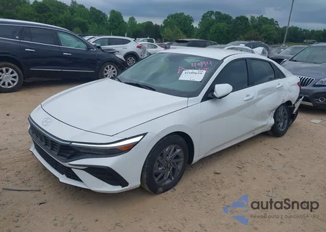 2024 Hyundai Elantra Hybrid Blue z USA, uszkodzony, nr VIN KMHLM4DJ1RU104414